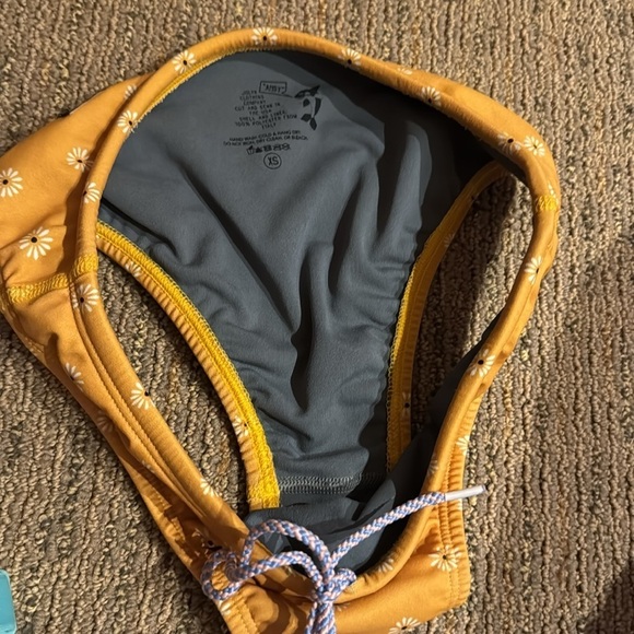 Jolyn Bikini Set in XS print Andy bottoms tomcat top flowers mustard - Picture 4 of 13